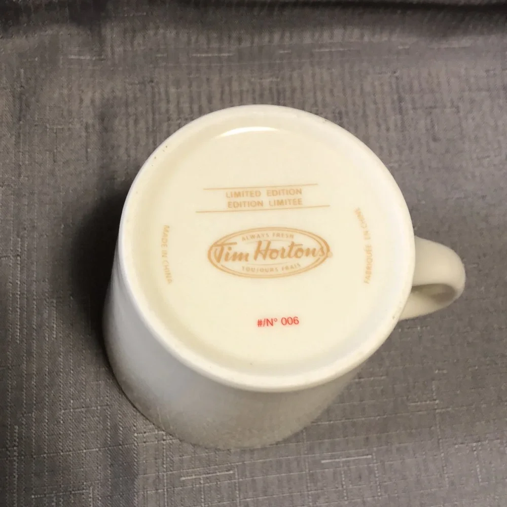 ⭐️TIM HORTONS⭐️Limited Edition Collector Mug. - Picture 2 of 4